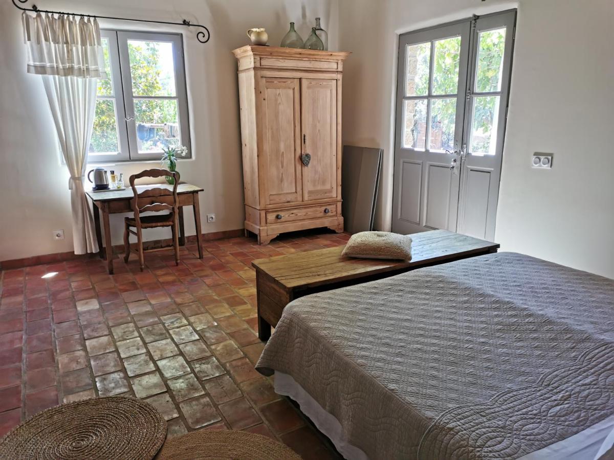 Les Anes De Petit Jean Hotel ปิแอร์เฟอ-ดู-วา ภายนอก รูปภาพ